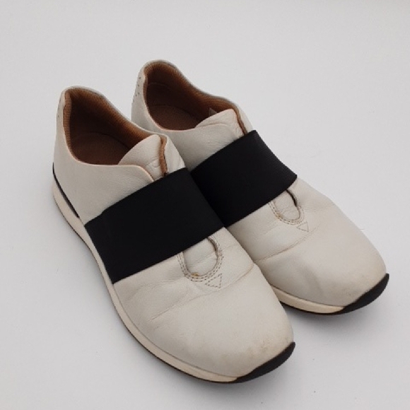 Vionic Cosmic Codie Women's White and Black Slip-On Shoes Leather Vacation Y2k - Picture 1 of 12